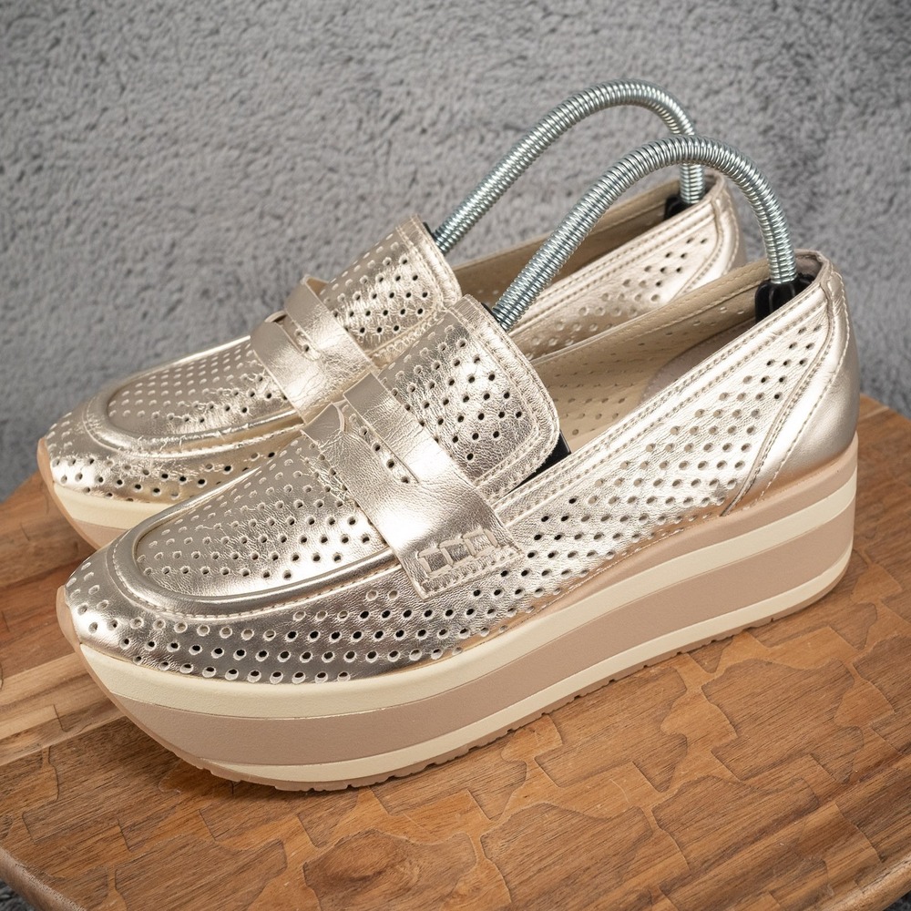 Dolce Vita Janine Slip-On Gold Metallic Perforated Wedge Size 9 Platform Shoes - Picture 3 of 6